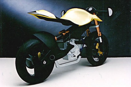 uno_rear_3_4