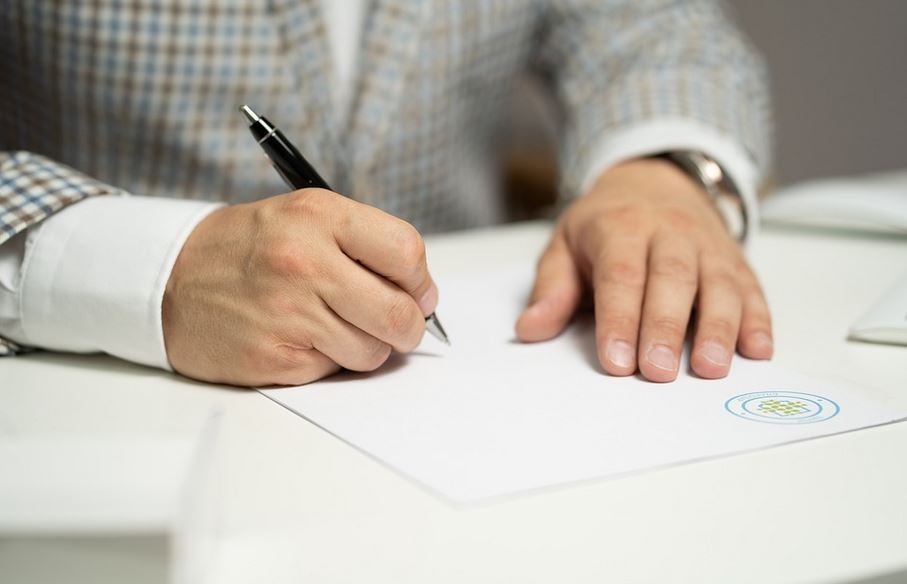 Solid Reasons Being a Co-Signer for Anyone’s Loan Is a Big Mistake